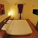 Otel Sky Nova & 3*