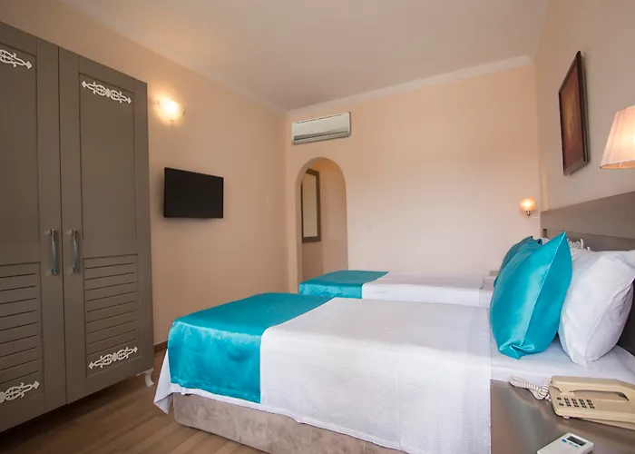 Sky Nova & Hotell 3*