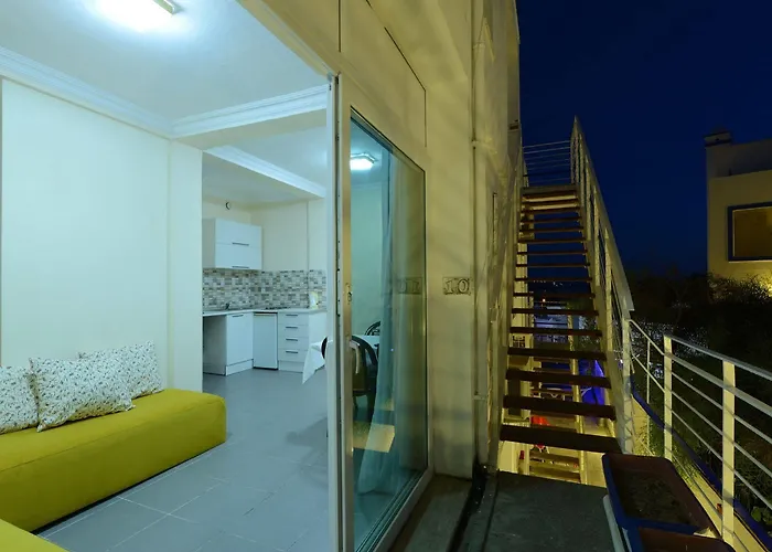 Sky Nova & Hotell 3*