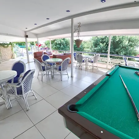 Sky Nova & Ξενοδοχείο