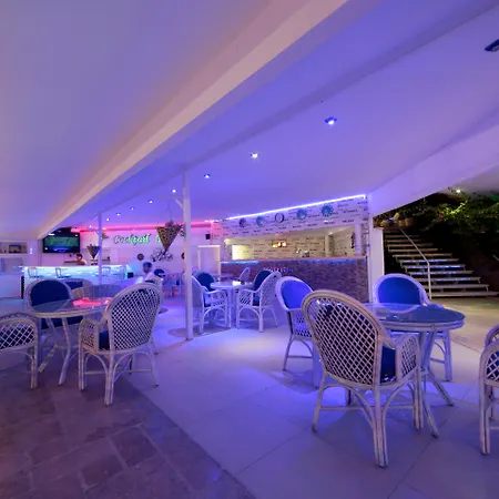 Otel Sky Nova & 3*